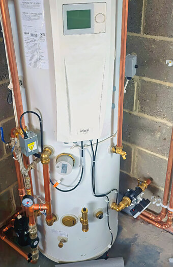 https://ellenbrookhotwater.com.au/uploads/2025/06/gas-hot-water-system-13675.jpg