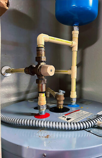 https://ellenbrookhotwater.com.au/uploads/2025/06/gas-hot-water-system-35892.jpg