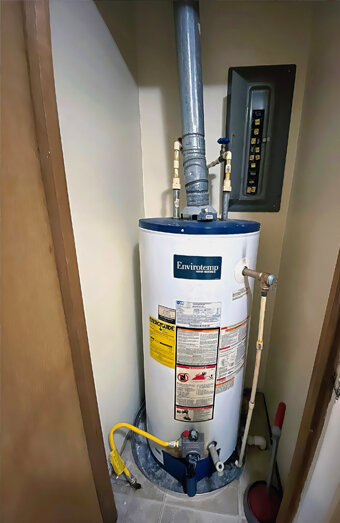 https://ellenbrookhotwater.com.au/uploads/2025/06/gas-hot-water-system-40702.jpg