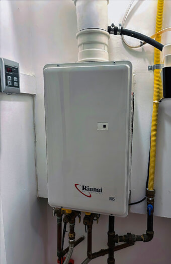 https://ellenbrookhotwater.com.au/uploads/2025/06/hot-water-87450.jpg