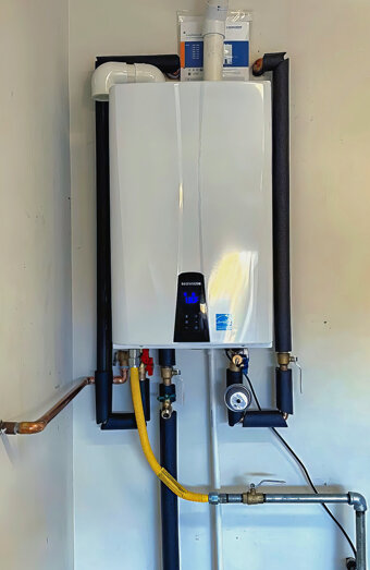 https://ellenbrookhotwater.com.au/uploads/2025/06/thermostatic-water-systems-94011.jpg